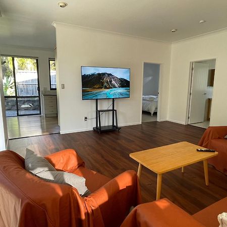 Charming Home Near Nature Auckland Extérieur photo