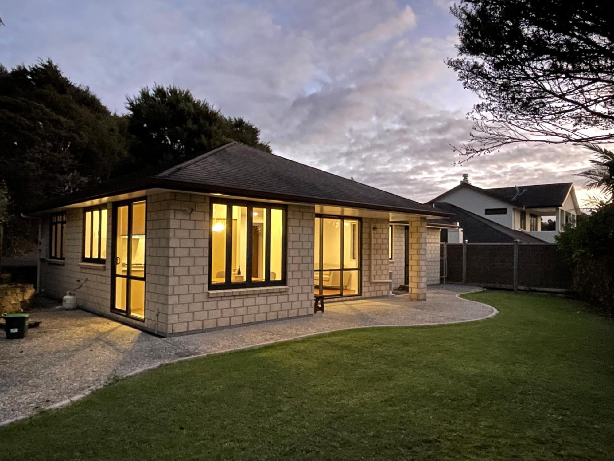 Charming Home Near Nature Auckland Extérieur photo